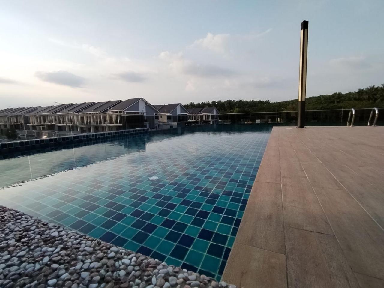 Camellia Forestview Seri Austin Near Eco Palladium By Harmony Apartment